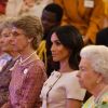 Meghan Markle, duchesse de Sussex, la reine Elisabeth II d'Angleterre - Personnalités à la cérémonie "Queen's Young Leaders Awards" au palais de Buckingham à Londres le 26 juin 2018.