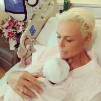 Brigitte Nielsen maman à 54 ans : Tendre photo avec bébé