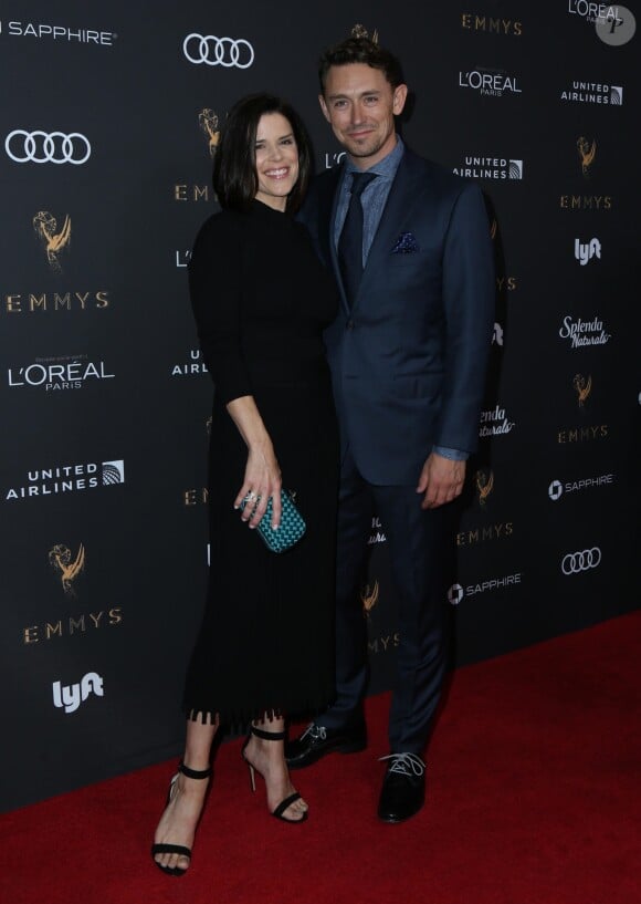 Neve Campbell et son mari JJ Feild à la soirée Television Academy's Performers Nominee au centre Wallis Annenberg à Beverly Hills, le 15 septembre 2017