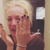 Kaley Cuoco annonçant ses fiançailles avec Karl Cook sur Instagram le 30 novembre 2017
