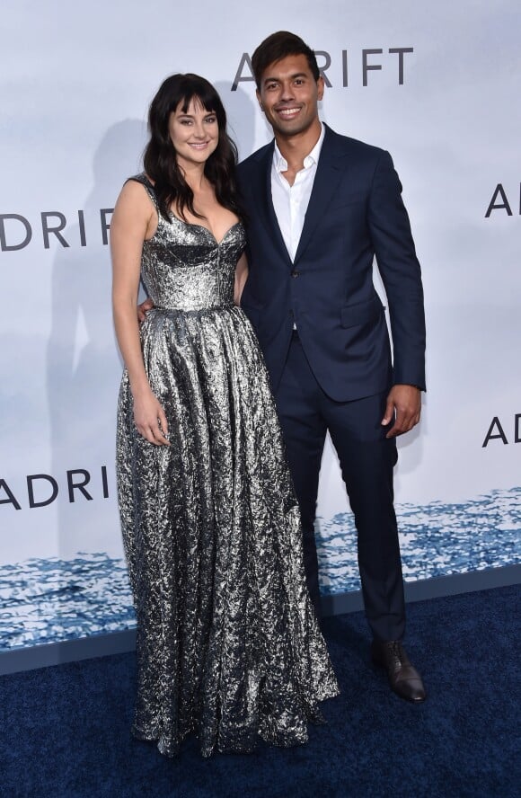 Shailene Woodley et son compagnon Ben Volavola à la première de 'Adrift' aux cinémas Regal à Los Angeles, le 23 mai 2018 © Chris Delmas/Bestimage