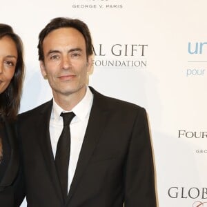 Anthony Delon et Leïla Kaddour au photocall de la 9ème édition du "Global Gift Gala" à l'hôtel Four Seasons George V à Paris, le 25 avril 2018. © Marc Ausset-Lacroix/Bestimage