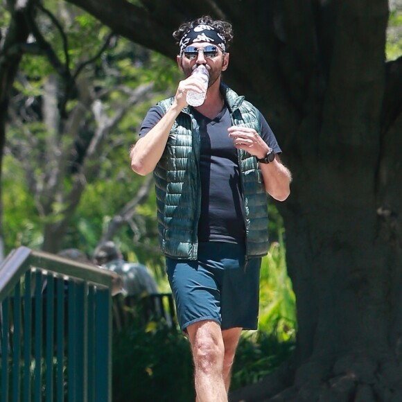 Exclusif - Eva Longoria (enceinte) et son mari Jose Baston se promènent à Los Angeles. Le 2 juin 2018