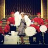 Archives - Liliane Montevecchi dans la revue Mistinguett, à l'Opéra Comique à Paris, en 2001