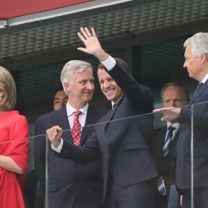 La reine Mathilde de Belgique, le roi Philippe de Belgique et le président de la République Emmanuel Macron dans les tribunes lors de la demi-finale de la coupe du monde opposant la France à la Belgique à Saint-Pétersbourg, Russie, le 10 juillet 2018. © Cyril Moreau/Bestimage