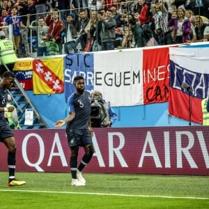 Paul Pogba, Samuel Umtiti et Antoine Griezmann - Joie de l'équipe de France après sa victoire en demi-finale de la coupe du monde contre la Belgique à Saint-Pétersbourg, Russie, le 10 juillet 2018. La France a gagné 1-0. © Cyril Moreau/Bestimage