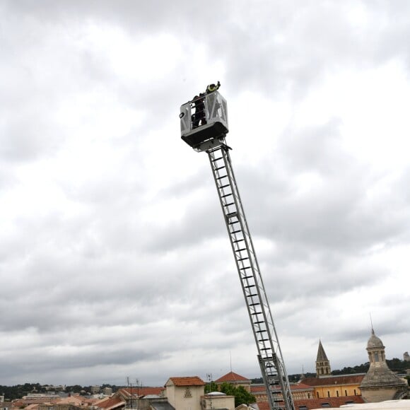 Exclusif - Nikos Aliagas et les pompiers de Nîmes - Backstage de l'enregistrement de l'émission "Le Bal du 14 Juillet" dans les Arènes de Nîmes, diffusée sur TF1. Le 11 juin 2018 © Bruno Bebert