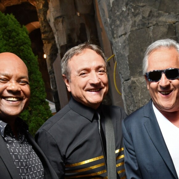 Exclusif - Gilbert Montagné et le groupe Emile et Images (Mario, Emile et Jean Louis) - Backstage de l'enregistrement de l'émission "Le Bal du 14 Juillet" dans les Arènes de Nîmes, diffusée sur TF1. Le 11 juin 2018 © Bruno Bebert