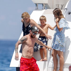 Lionel Messi en vacances avec sa femme Antonella Roccuzzo et sa famille à Ibiza le 17 juillet 2018.