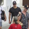 Matt Damon, Elsa Pataky avec son mari Chris Hemsworth, les enfants et des membres de leur famille en vacances à San Sebastian, le 19 juillet 2018.