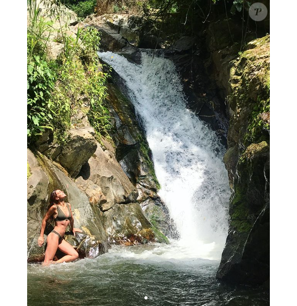 La belle Marine Lorphelin en bikini en Colombie fin juillet 2018.
