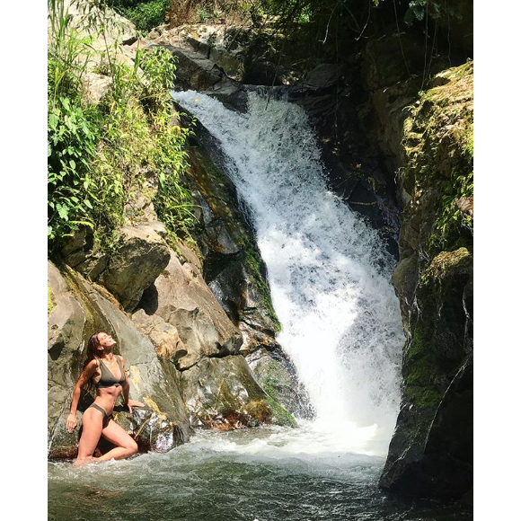 La belle Marine Lorphelin en bikini en Colombie fin juillet 2018.