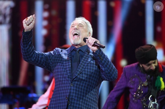 Sir Tom Jones - Concert au théâtre Royal Albert Hall à l'occasion du 92ème anniversaire de la reine Elisabeth II d'Angleterre à Londres le 21 avril 2018.