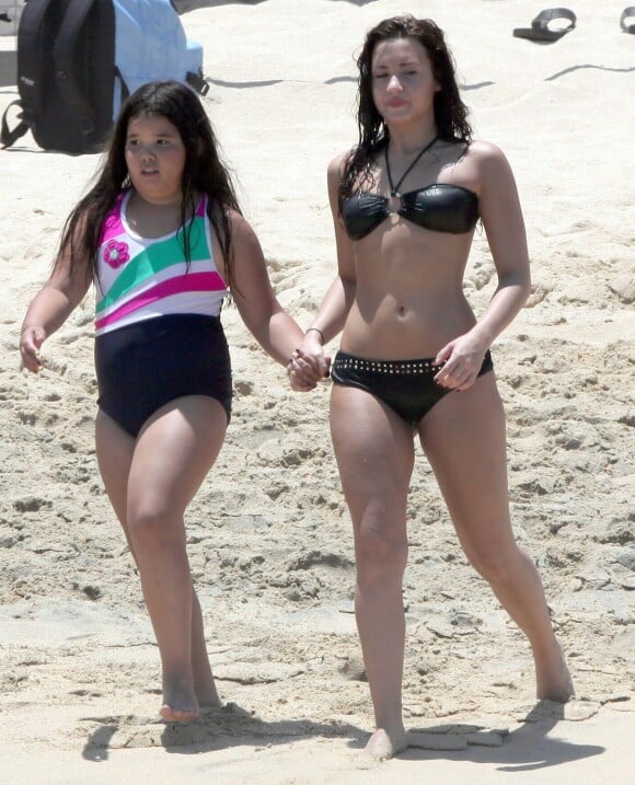 Demi Lovato et sa demi-soeur Madison De La Garza à Mexico en 2010.