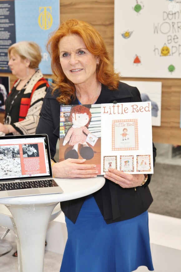 Sarah Ferguson, duchesse d'York, présente son livre "Little Red" lors du Licensing Expo 2018 au centre Mandalay Bay Convention à Las Vegas, Nevada, le 22 mai 2018.
