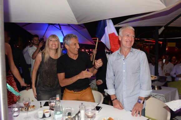 Semi-Exclusif - No web - No blog - Didier Deschamps fête sa victoire avec sa femme Claude, Nagui et sa femme Mélanie Page et des amis à la Gioia et au VIP Room à Saint-Tropez, le 21 juillet 2018. © Rachid Bellak/Bestimage  For Germany call for price !!! NO WEB NO BLOG !!! Semi-Exclusive - French football manager Didier Deschamps is celebrating his FIFA World Cup victory with his wife Claude and and french presenter Nagui and his wife at the Gioia restaurant and VIP Room in Saint-Tropez, France, on July 22nd 201821/07/2018 - Saint-Tropez
