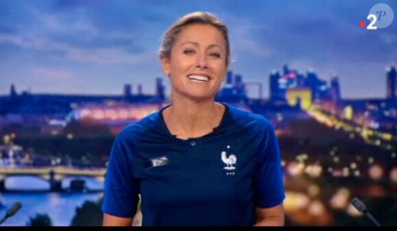 Anne-Sophie Lapix lors du JT de France 2 le soir de la finale de la Coupe du monde 2018 - France 2, 15 juillet 2018