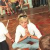 Lady Diana en chemise blanche et jean en Bosnie en 1997.