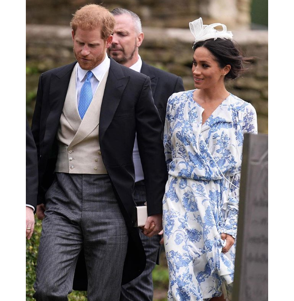 Meghan Markle en robe Oscar de la Renta pour le mariage de Celia McCorquodale, la cousine du prince Harry et nièce de Lady Diana, en juin 2018.