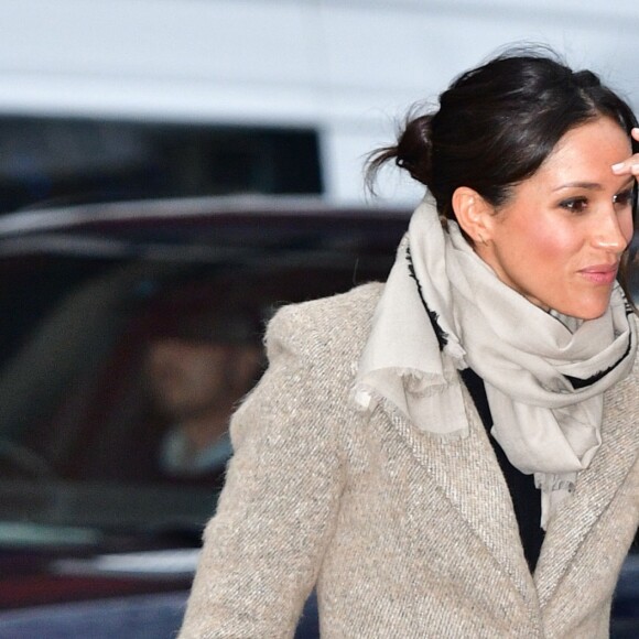 Meghan Markle en manteau camel Smythe à Brixton, en Angleterre, en janvier 2018.