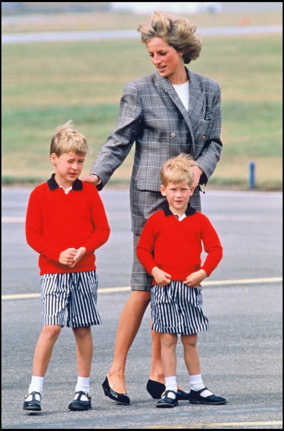 Lady Diana en tailleur imprimé Prince de Galles en 1989.