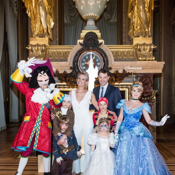 Exclusif - Elodie Gossuin-Lacherie, son mari Bertrand Lacherie et leur enfants Rose, Joséphine, Jules et Léonard - Avant-première de la nouvelle saison "Festival Pirates et Princesses" de Disneyland Paris au Palais Garnier à Paris, France, le 9 mars 2018.© Cyril Moreau/Bestimage