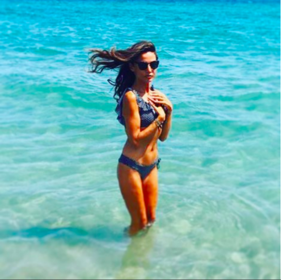 Francesca Antoniotti sexy en vacances en Corse sur Instagram. Août 2018.
