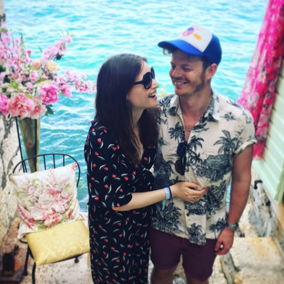 Sophie Ellis-Bextor et son mari Richard Jones (photo Instagram à Rovinj en juin 2018) attendent leur cinquième enfant, comme elle l'a révélé le 10 août 2018 à Chris Evans sur BBC Radio 2.
