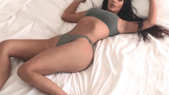 Kim Kardashian : En culotte et baskets pour Kanye, elle embrase la Toile