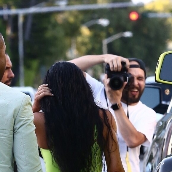 Kanye West et Kim Kardashian lors de leurs vacances à Miami le 18 août 2018. Ils devaient asister le soir même au mariage du rappeur 2 Chainz et Kesha Ward.