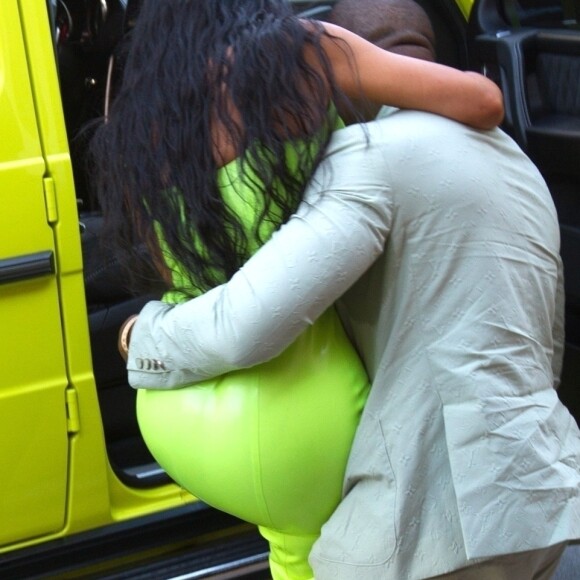 Kanye West et Kim Kardashian lors de leurs vacances à Miami le 18 août 2018. Ils devaient asister le soir même au mariage du rappeur 2 Chainz et Kesha Ward.