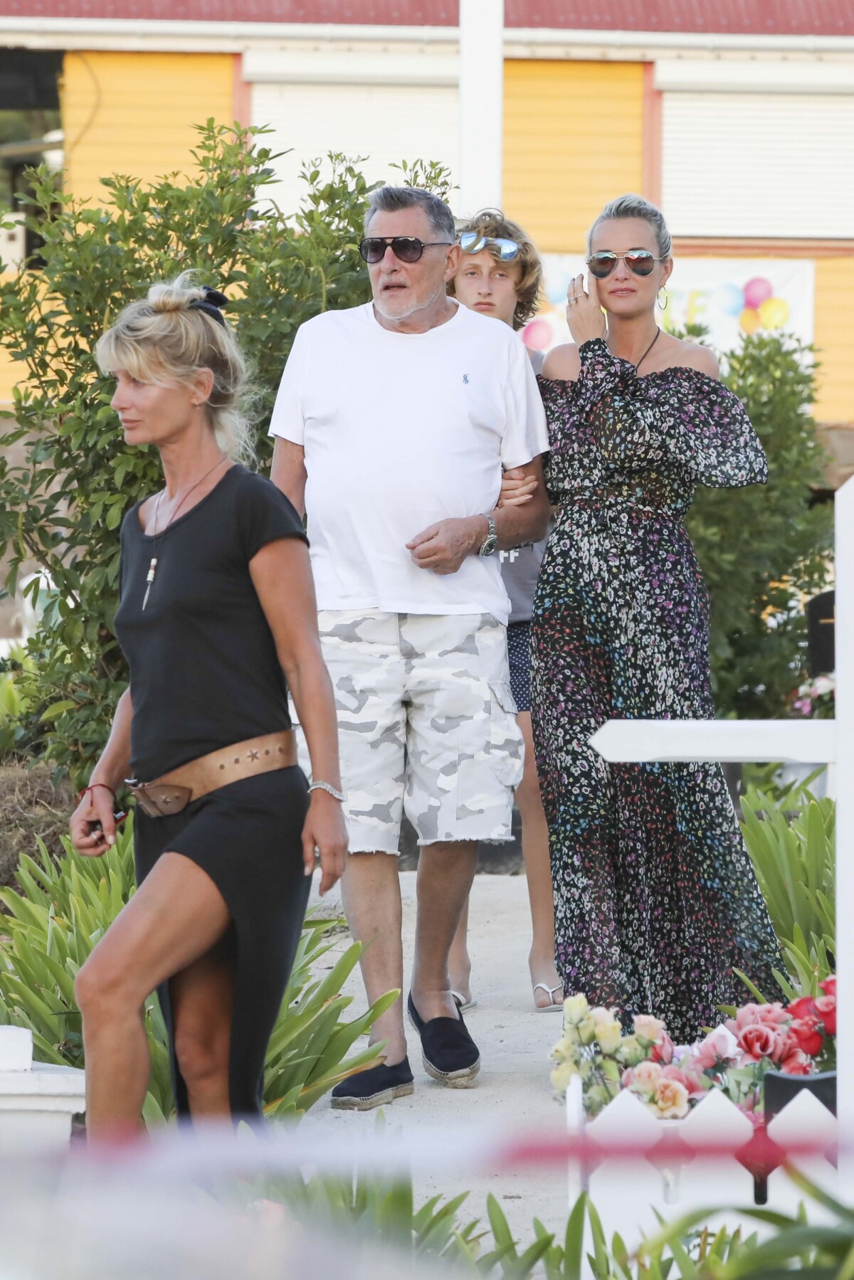 Photo Semi Exclusif Laeticia Hallyday Jean Claude Camus Avec Sa