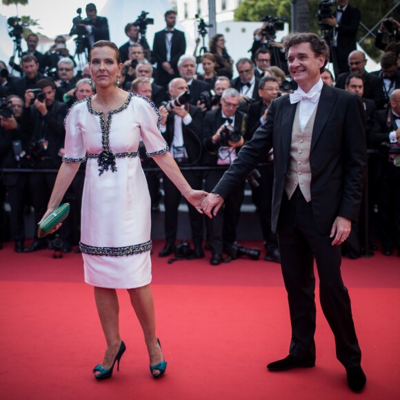 Carole Bouquet et son compagnon Philippe Sereys de Rothschild - Montée des marches du film de la Soirée 70ème Anniversaire lors du 70ème Festival International du Film de Cannes. Le 23 mai 2017. © Borde-Jacovides-Moreau/Bestimage