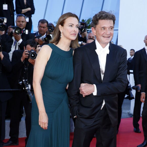 Carole Bouquet et son compagnon Philippe Sereys de Rothschild - Montée des marches du film "The Little Prince" (Le Petit Prince) lors du 68 ème Festival International du Film de Cannes, à Cannes le 22 mai 2015.