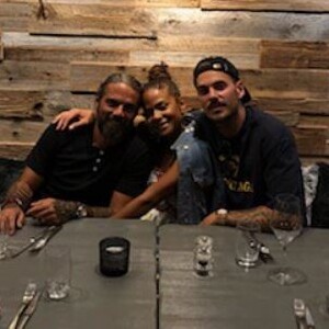 Christina Milian et M. Pokora ont mangé avec l'ancien footballeur Fiorese Fabrice au restaurant L'Alpin à Annecy le 29 août 2018.