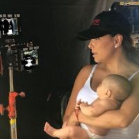 Eva Longoria : La jeune maman reprend les tournages, Santiago dans les bras