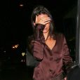 Kendall Jenner est allée faire la fête avec son compagnon Ben Simmons à Los Angeles. Kendall discute avec Brandon Davis et des amis à la sortie du restaurant Giorgio Baldi à Los Angeles, le 28 août 2018