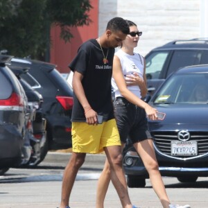 Exclusif - Kendall Jenner, Jaden Smith, Anwar Hadid et Kaia Gerber ont été aperçus avec des amis au Malibu Country Mart à Malibu, le 24 aout 2018.