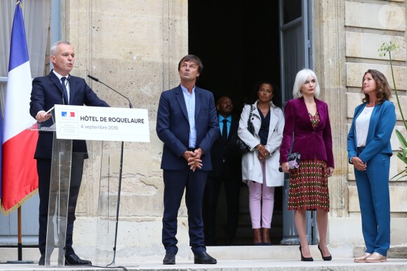 Passation de pouvoir entre le ministre de la Transition Ecologique et Solidaire, Nicolas Hulot, en compagnie de son épouse Florence Lasserre, et son successeur François de Rugy, accompagné de sa femme Séverine Servat, au ministère de l'Ecologie, hôtel de Roquelaure, à Paris, le 4 septembre 2018. © Stéphane Lemouton / Bestimage