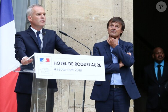 Passation de pouvoir entre le ministre de la Transition Ecologique et Solidaire, Nicolas Hulot, en compagnie de son épouse Florence Lasserre, et son successeur François de Rugy, accompagné de sa femme Séverine Servat, au ministère de l'Ecologie, hôtel de Roquelaure, à Paris, le 4 septembre 2018. © Stéphane Lemouton / Bestimage