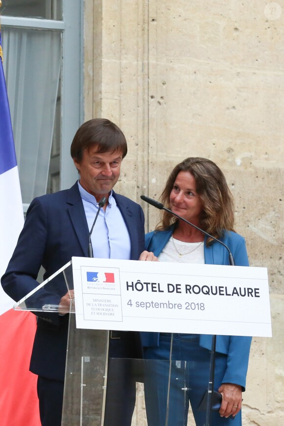 Passation de pouvoir entre le ministre de la Transition Ecologique et Solidaire, Nicolas Hulot, en compagnie de son épouse Florence Lasserre, et son successeur François de Rugy, accompagné de sa femme Séverine Servat, au ministère de l'Ecologie, hôtel de Roquelaure, à Paris, le 4 septembre 2018. © Stéphane Lemouton / Bestimage