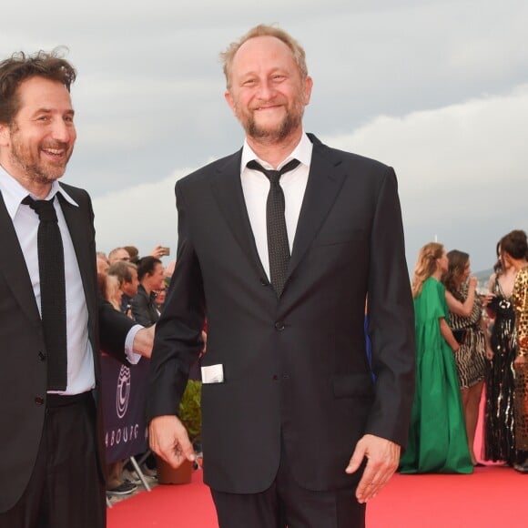 Edouard Baer, Benoît Poelvoorde - Photocall sur le tapis rouge du festival du film de Cabourg le 16 juin 2018. © Coadic Guirec / Bestimage