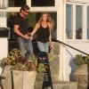 Exclusif - Denise Richards et Aaron Phypers sur le tournage de l'émission de télé réalité 'The Real Housewives of Beverly Hills' à Malibu, le 28 août 2018.