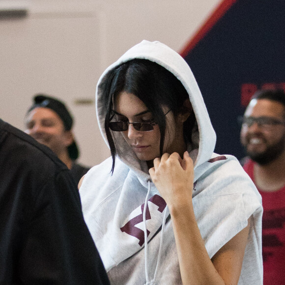 Kendall Jenner arrive à l'aéroport de Paris-Charles-de-Gaulle le 10 septembre 2018.