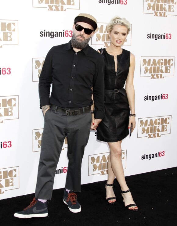 Fred Durst de Limp Bizkit et sa femme Kseniya Beryazina à la première de Magic Mike XXL à Hollywood le 25 juin 2015.