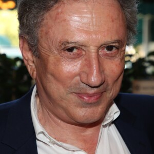 Michel Drucker - Soirée de "L'été littéraire des deux Magots" au café restaurants Les Deux Magots à Paris le 25 juin 2018. © Denis Guignebourg/Bestimage