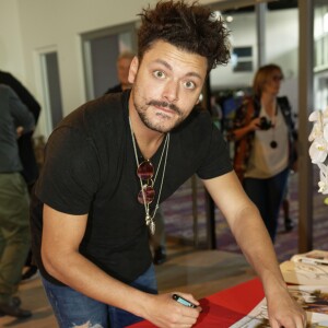 Kev Adams lors de l'avant-première d'"Alad'2" à Compiègne le 27 août 2018.