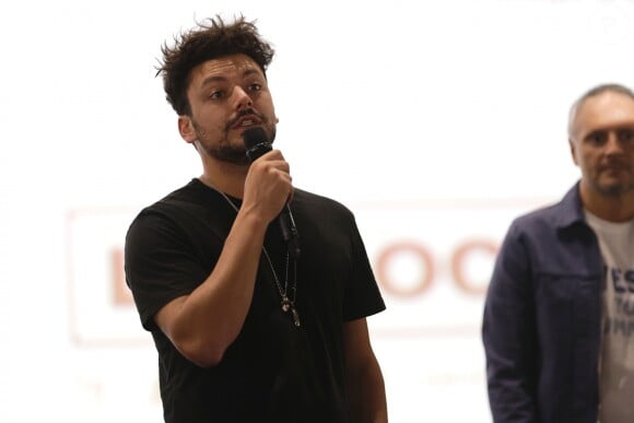 Kev Adams lors de l'avant-première d'"Alad'2" à Compiègne le 27 août 2018.