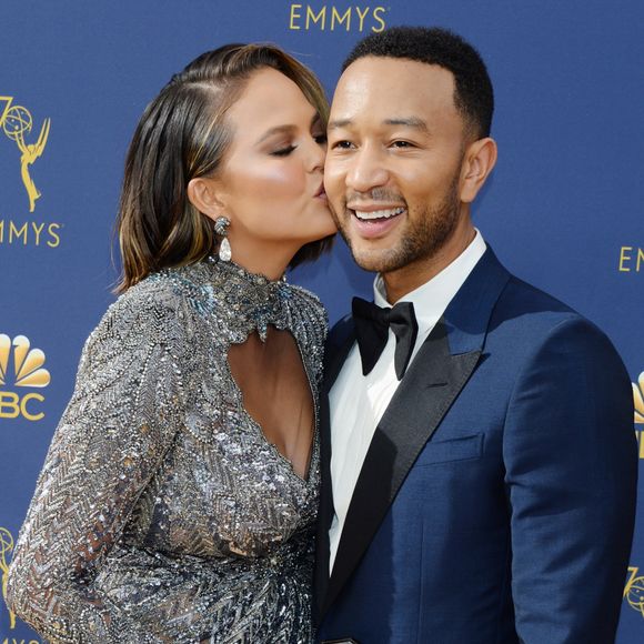 John Legend et sa femme Chrissy Teigen au 70ème Primetime Emmy Awards au théâtre Microsoft à Los Angeles, le 17 septembre 2018.