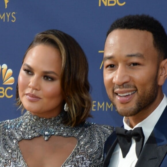 John Legend et sa femme Chrissy Teigen au 70ème Primetime Emmy Awards au théâtre Microsoft à Los Angeles, le 17 septembre 2018.